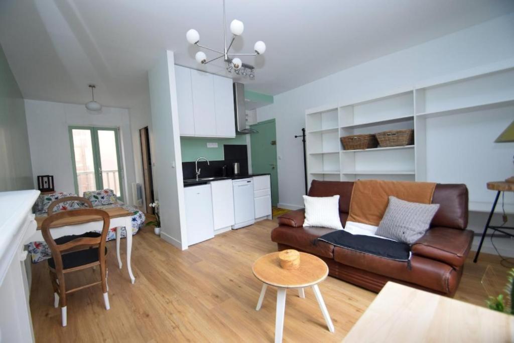 Appartement Entre Plage De L'Ecluse Et Place Du Marche Dinard Buitenkant foto