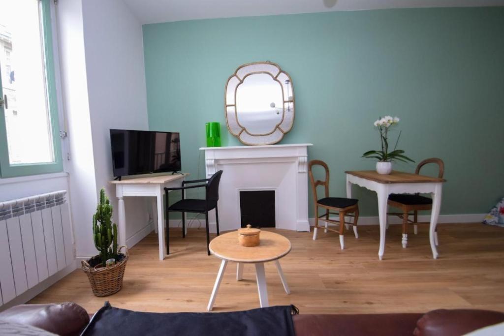 Appartement Entre Plage De L'Ecluse Et Place Du Marche Dinard Buitenkant foto